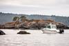 Boston Whaler 285 Conquest navigating through rocks (1)