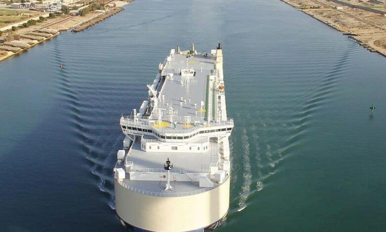 can you sail a yacht through the suez canal