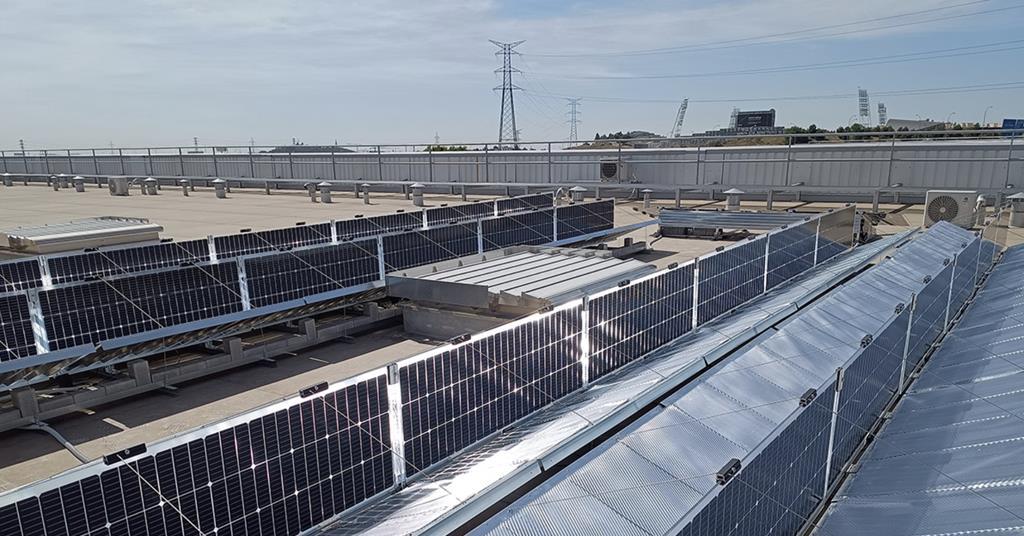 Vertically Solar Array Vertical solar array promises increased revenue | Green Technologies ...