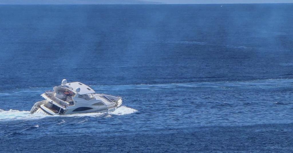 yacht sinks hawaii