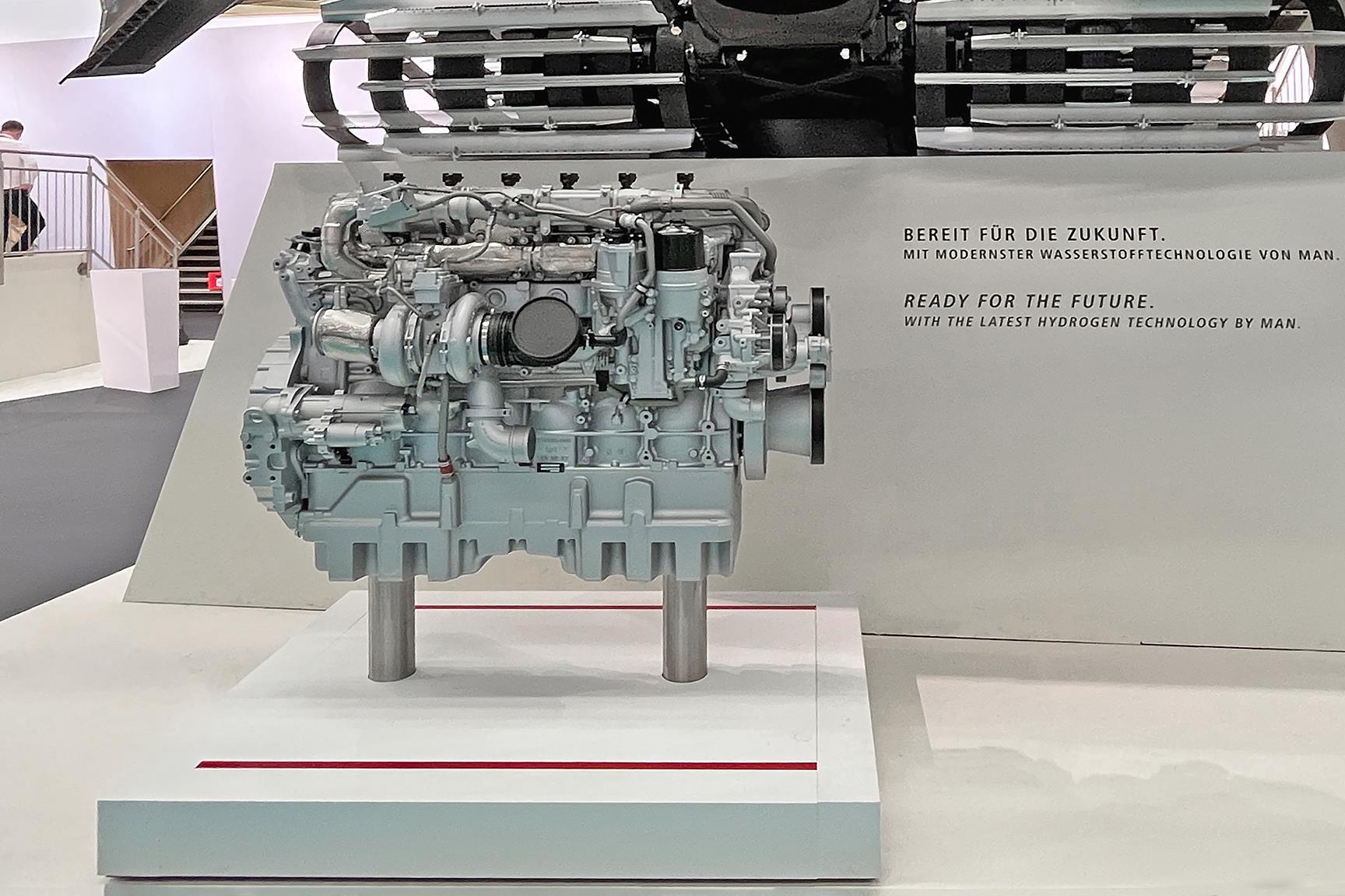 ★正規品★(31CCY-7632WH)ハイドロゲン HYDROGEN メンズ 長袖シャツ【XL】 MAN unveils new hydrogen combustion engine | News | International