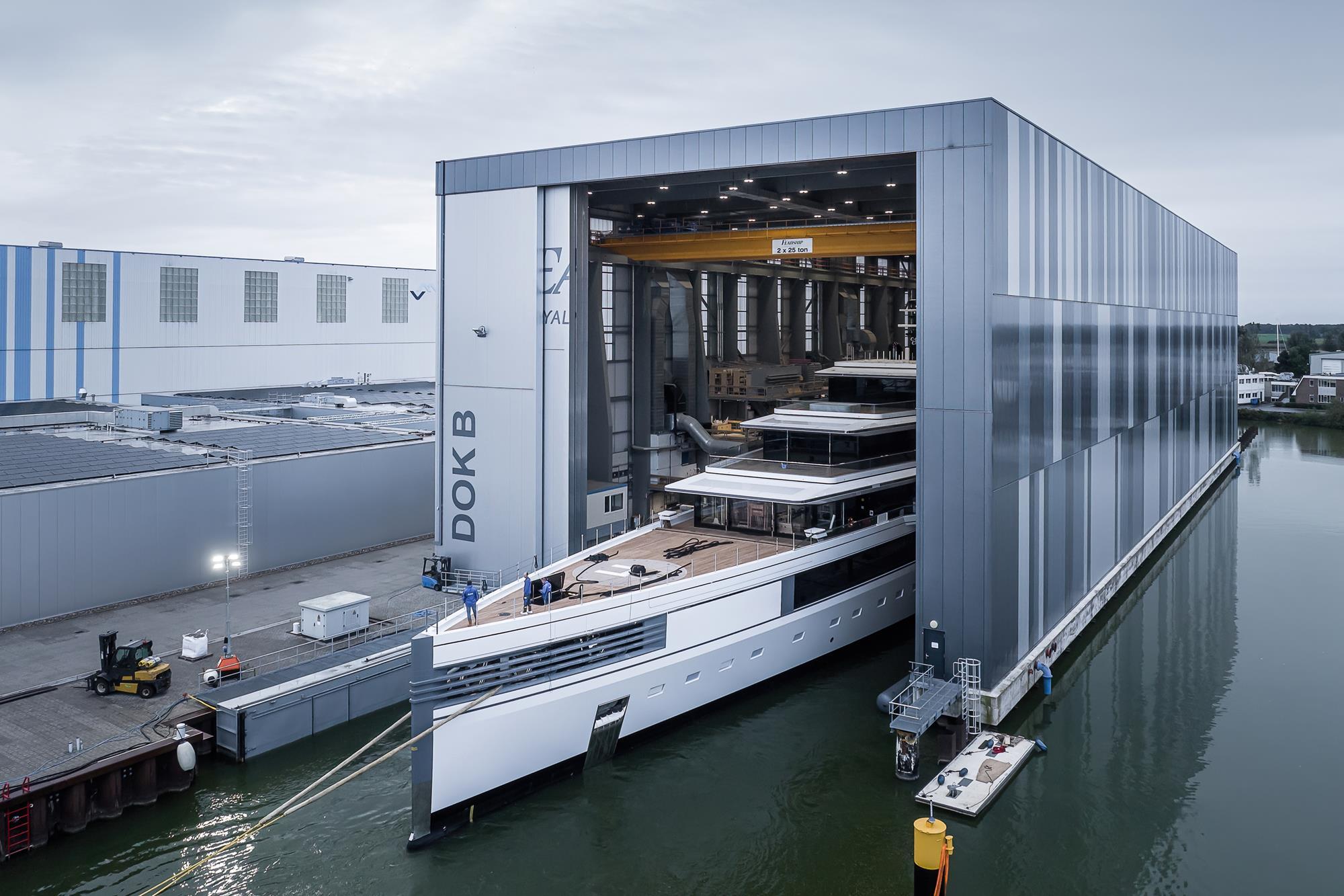 Images of the largest Feadship yacht under construction