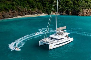 Catamaran Guru