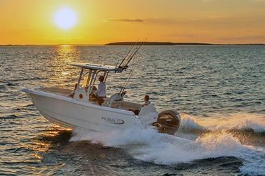 2026-robalo-r232ex-water-running-3