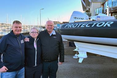 L-R Duco Snijder, Justien Hendriks, Watersportcentrum and Andy Andrews, PB Europe LR