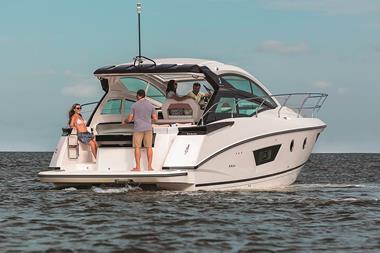 Beneteau GT 40 2