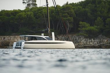 HH44+from+Starboard+Hull+(w-o+logo)
