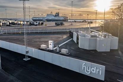 The new refueller will be able to supply 1,500kgs of compressed hydrogen a day, enough for 35 fuel-cell powered trucks. Ships and yachts are likely be next on the ‘net zero’ agenda.