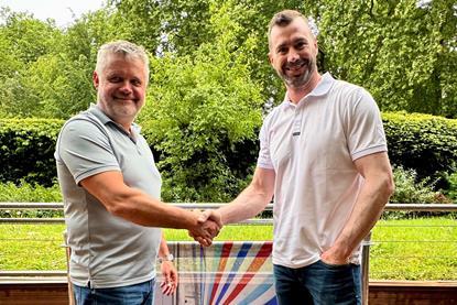James Tinkler (LHS) welcomes Ivan Kljakovic Gaspic (RHS) as H-L distributor
