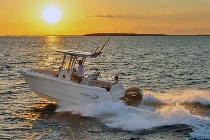 2026-robalo-r232ex-water-running-3