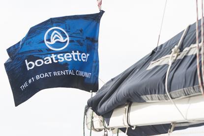 Boatsetter-Flag-on-Sailboat