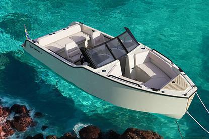 XS-1-Bowrider_Campaign_TOP_RIGHT_241101_001 kopiera