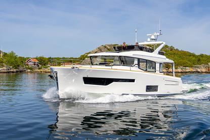 Nimbus-Web-Exterior-Fore-Deck-3840x2160-X8-scaled