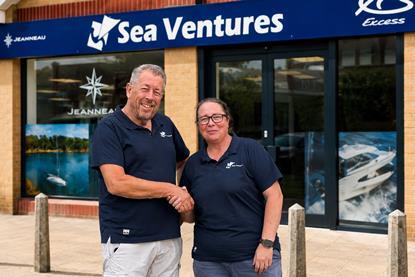 Vicky-and-Nigel-handshake-updated