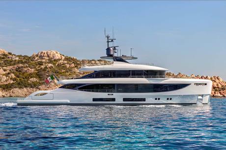 Benetti_Oasis-36M_Exterior_1-1