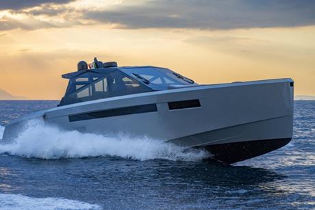 Evo Yachts Evo R+ model