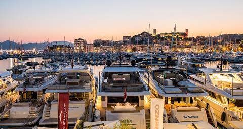 Cannes at night2