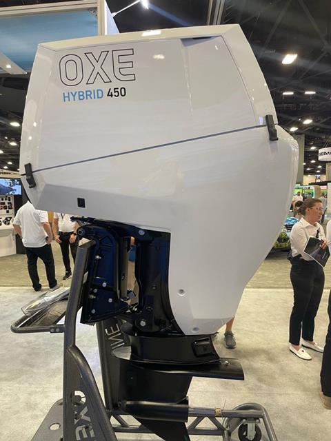 OXE Marine mostró su nuevo Hybrid 450 en el salón náutico de Miami 2023