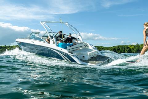 MM_Bravo_Four_S_Cobalt_Lifestyle_MW-Central_765A1058