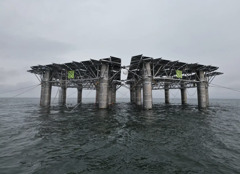 Solar Duck’s solution involves interconnecting triangular floating platforms supporting modular off-the-shelf PV panels